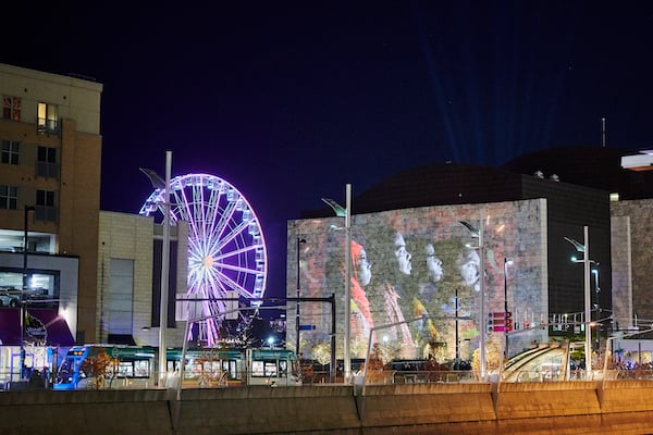 Projection mapping installation HUEmanity on the Freedom Center from BLINK 2019