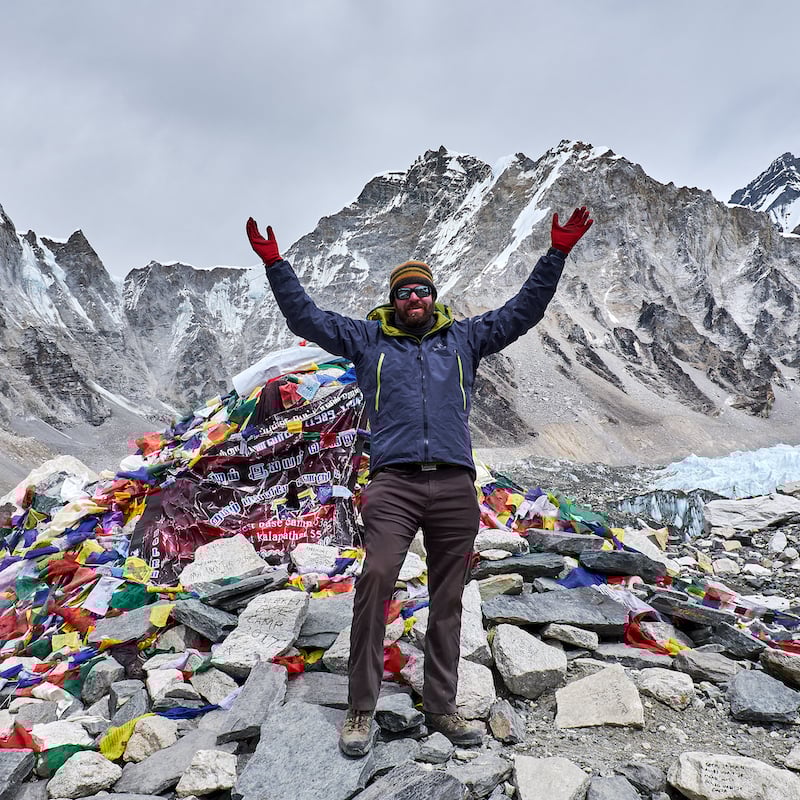Yeti-Hand-Up-Nepal